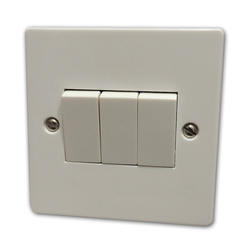 White Plastic 3 Gang 2 Way 10 Amp Light Switch