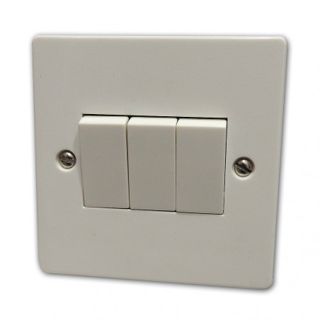 White Plastic 3 Gang 2 Way 10 Amp Light Switch