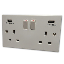 2 Gang 13 Amp DP Plug Socket USB White Plastic