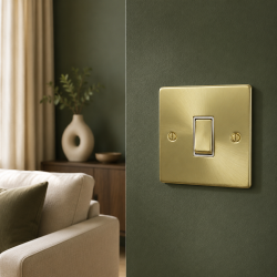 1 Gang 2 Way 10 Amp Light Switch Satin Brass